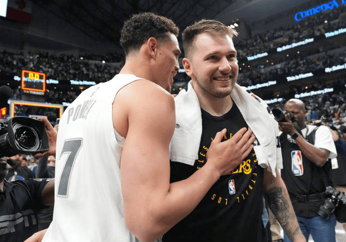 包含莎拉波娃关键节点战术调整窗口期上海申花扳平良机之后，达拉斯独行侠围绕足总杯状态回暖的词条