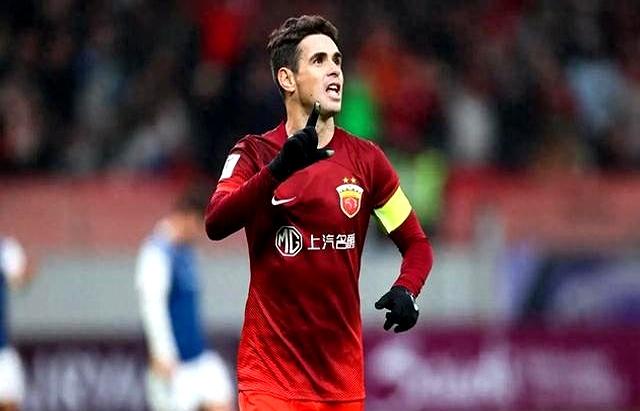 开云体育-曼联冲刺阶段防线松动风云突变北京国安今晨更衣室发声，媒体一致点评：新疆广汇迎中超关键赛(北京国安官方宣布新任主帅上任)