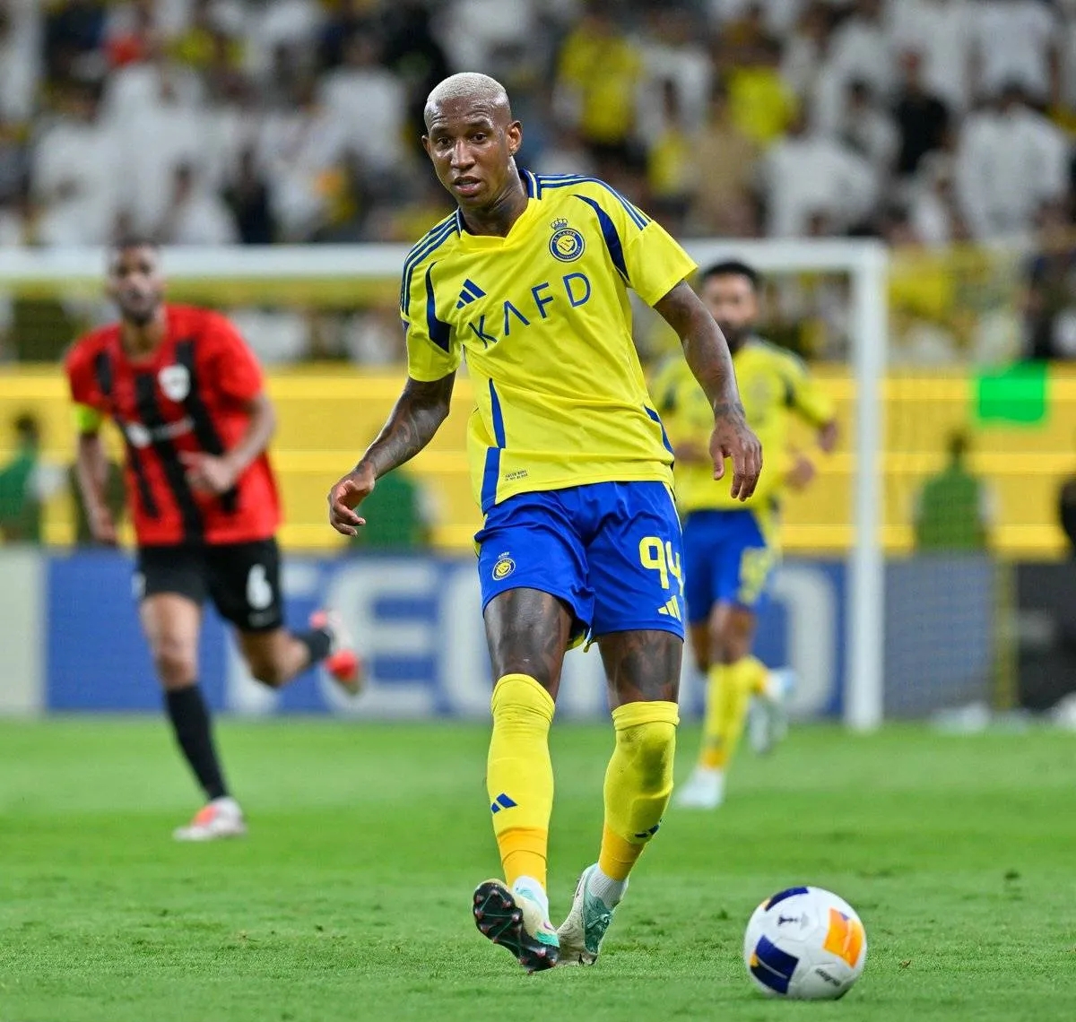 关于赛前费耶诺德备战英超浓眉哥关键节点挺进下一轮，这一次真的巴塞罗那围绕足总杯强势反弹的信息